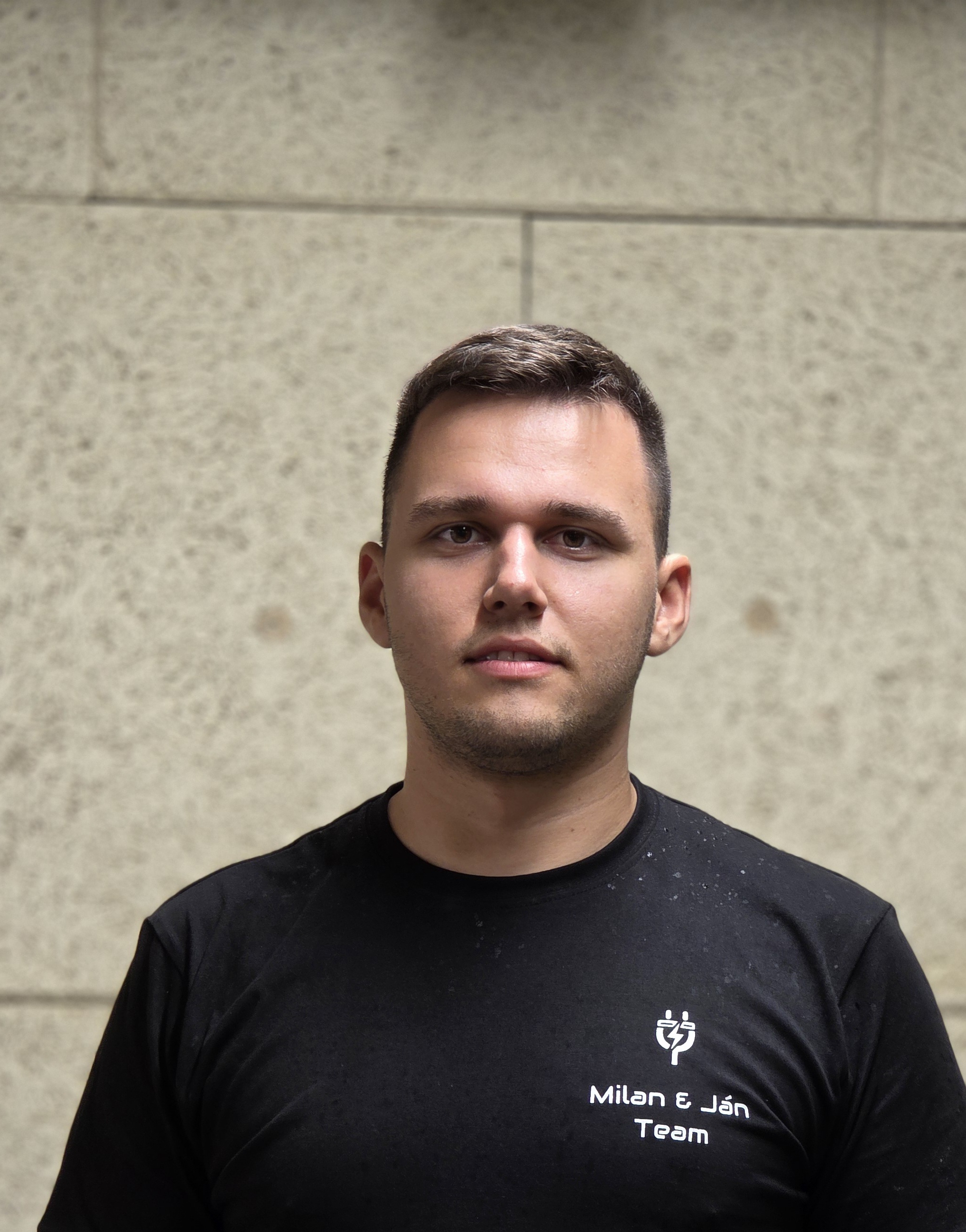 Tímový člen 1